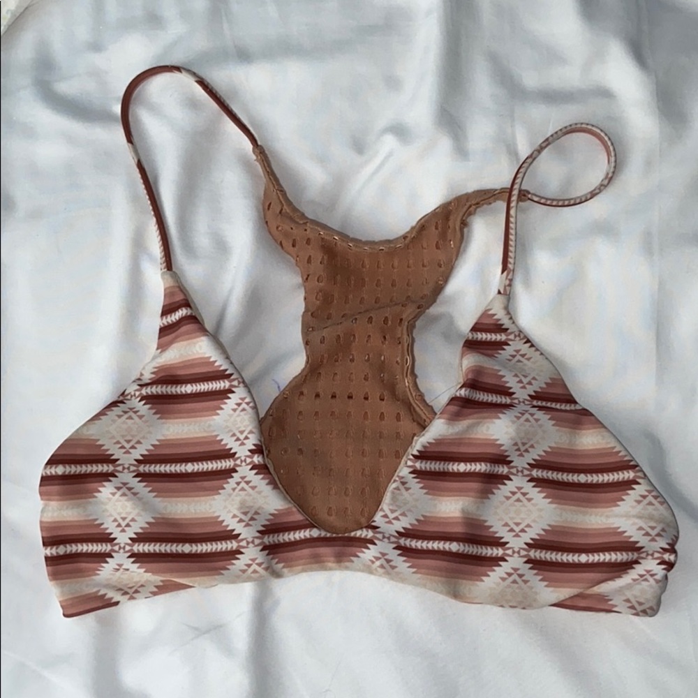 Acacia Jaws top in tribal